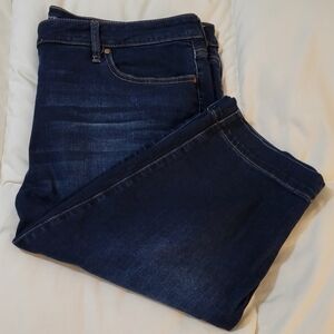 CHICOS DENIM SKINNY CAPRI SIZE 4R/20R